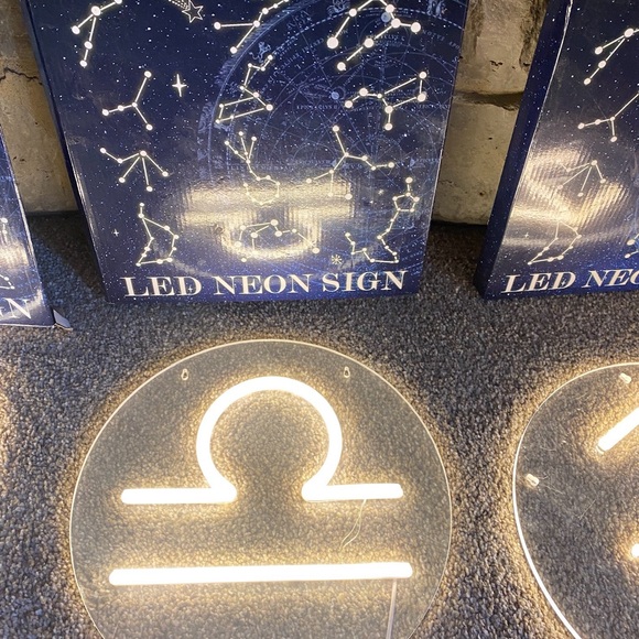 Set of 3 Led Neon Zodiac Signs - Picture 5 of 7